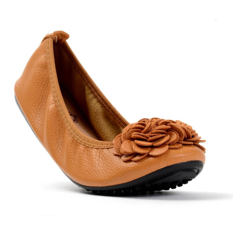 ballerine femme à fleur cuir granulée couleur blanche modèle MONCEAU ballerine femme à fleur cuir granulée couleur blanche modèle MONCEAU