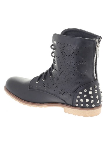 Bottine cuir perforée noire à lacets et zip clous et strass Nelly Bottine cuir perforée noire à lacets et zip clous et strass Nelly