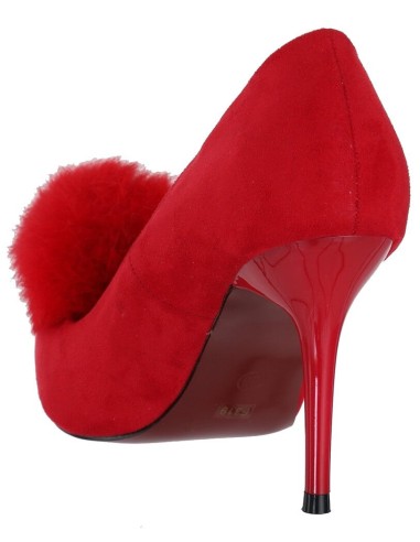 Escarpins en suédine femme à talon aiguille et pompon rouge Escarpins en suédine femme à talon aiguille et pompon rouge