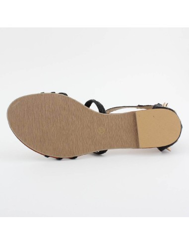 Sandale tendance simili cuir granulé noir lanières et clous dorés PYLA Sandale tendance simili cuir granulé noir lanières et clous dorés PYLA