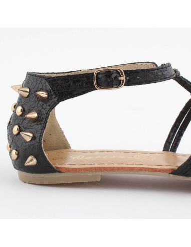 Sandale tendance simili cuir granulé noir lanières et clous dorés PYLA Sandale tendance simili cuir granulé noir lanières et clous dorés PYLA