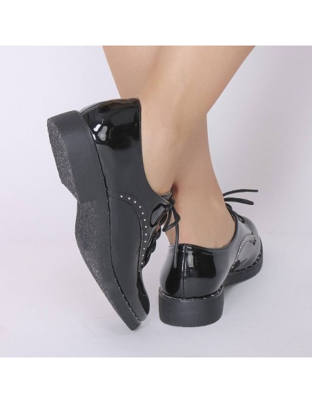 Derby noir verni à clous Natasha