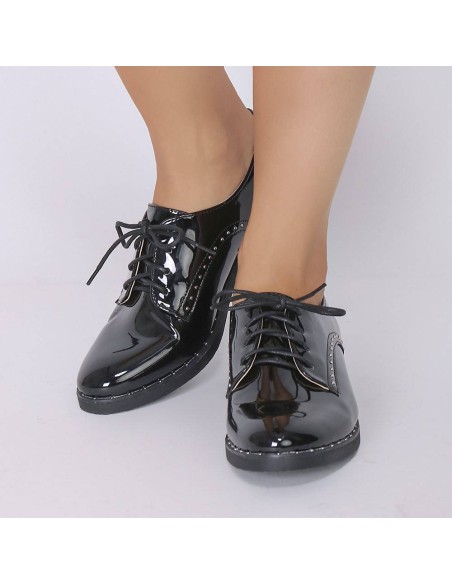 Derby noir verni à clous Natasha